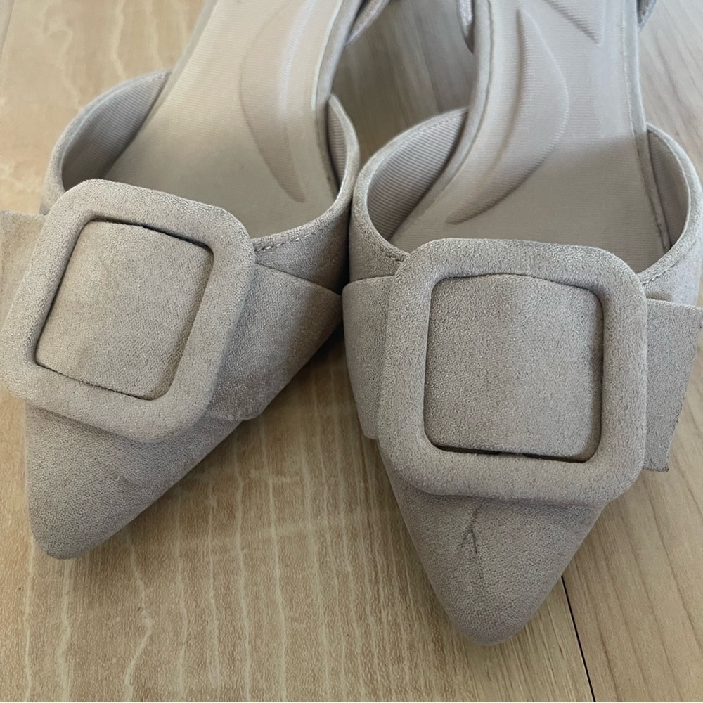 Anne Klein Tan Slingback Heels - Picture 5 of 11